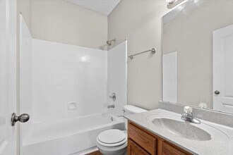 9122 Cinderhill Cove E in Memphis, TN - Building Photo - Building Photo