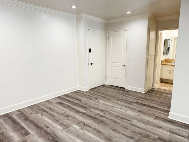 5460 White Oak Ave in Los Angeles, CA - Building Photo - Building Photo