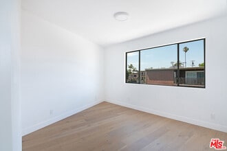 231 E Hyde Park Blvd in Inglewood, CA - Building Photo - Building Photo