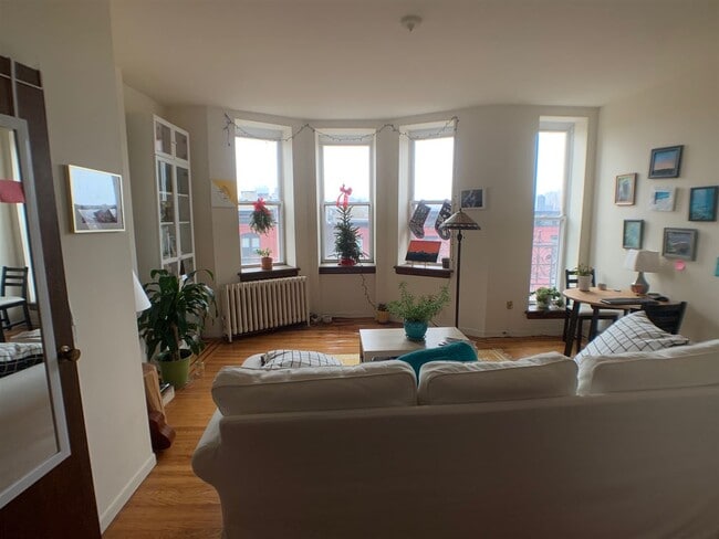 106 11th St in Hoboken, NJ - Building Photo - Building Photo