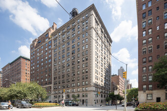 1085 Park Ave in New York, NY - Building Photo - Building Photo