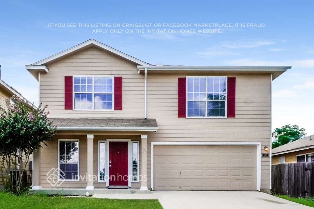 315 Cardinal Way in San Antonio, TX - Building Photo