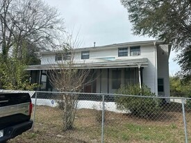 82 E Hampton St in Denmark, SC - Building Photo