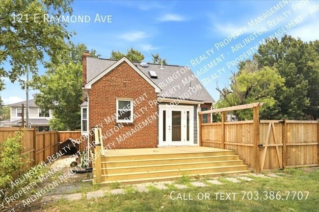 property at 121 E Raymond Ave