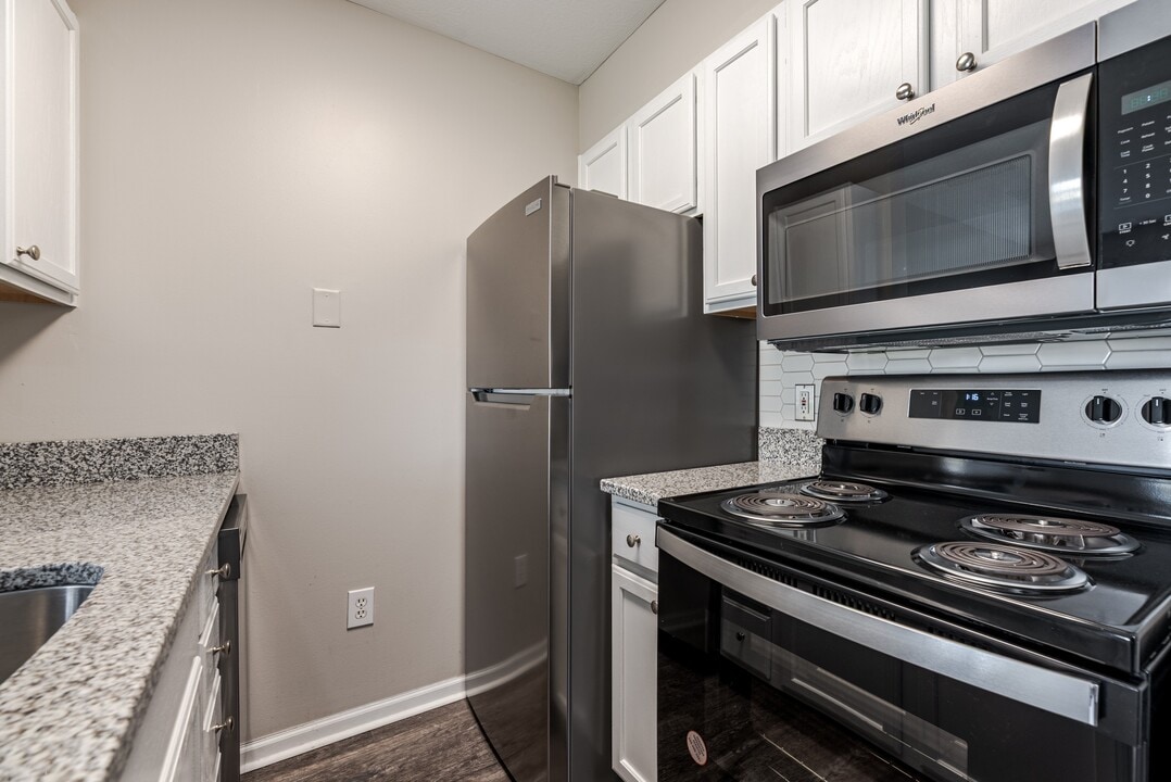 Eastpointe Lakes Apartments and Townhomes in Blacklick, OH - Foto de edificio