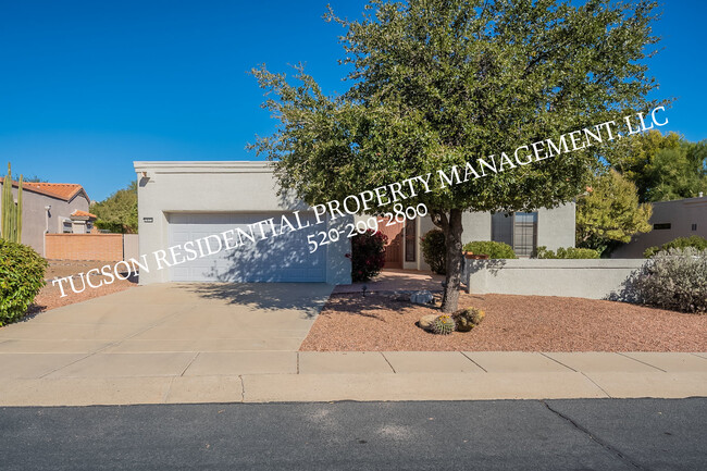 1615 E Broken Bow Way in Oro Valley, AZ - Building Photo - Building Photo