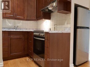 195 Carlton St. in Toronto, ON - Building Photo - Building Photo