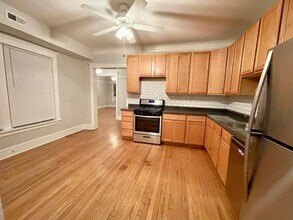 908 W Waveland Ave, Unit 1 in Chicago, IL - Building Photo - Building Photo