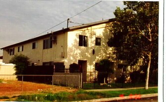 6911 Ben in North Hollywood, CA - Building Photo