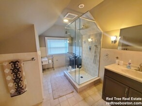 41 Blenford Rd, Unit 2 in Boston, MA - Building Photo - Building Photo