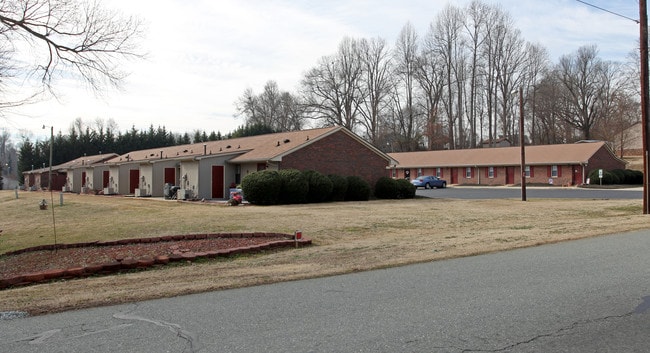 1323 Sidney Ave in Burlington, NC - Building Photo - Building Photo