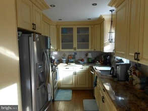 9817 Pebble Weigh Ct in Burke, VA - Building Photo - Building Photo