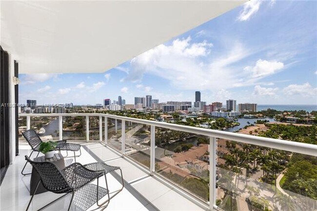 3640 Yacht Club Dr in Aventura, FL - Building Photo - Building Photo