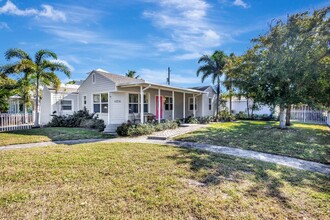 736 Rockland Dr in West Palm Beach, FL - Building Photo - Building Photo