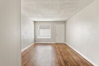 University Crossings in Birmingham, AL - Building Photo - Interior Photo