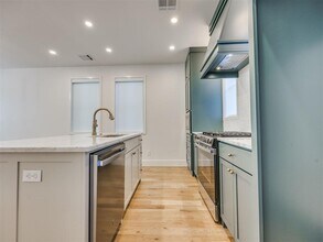 1078 Hangar Dr in Oklahoma City, OK - Building Photo - Building Photo