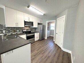 2806 Bull Run, Unit 2806 Bull Run Unit D in Taylor, TX - Building Photo - Building Photo