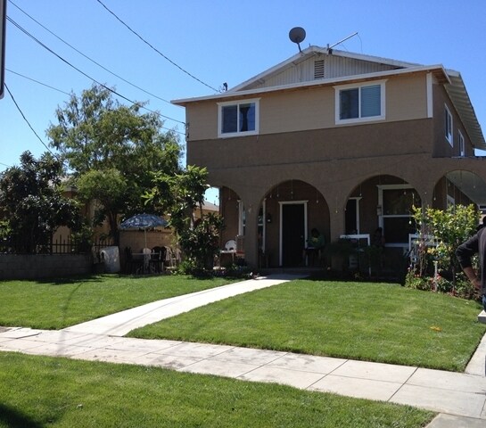 3006 9th St in Riverside, CA - Foto de edificio