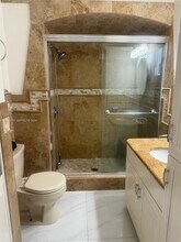 7539 NW 173rd Terrace in Hialeah, FL - Foto de edificio - Building Photo