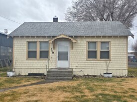 369 W Front St in Merrill, OR - Building Photo