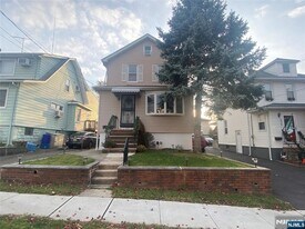536 3rd Ave in Lyndhurst, NJ - Building Photo