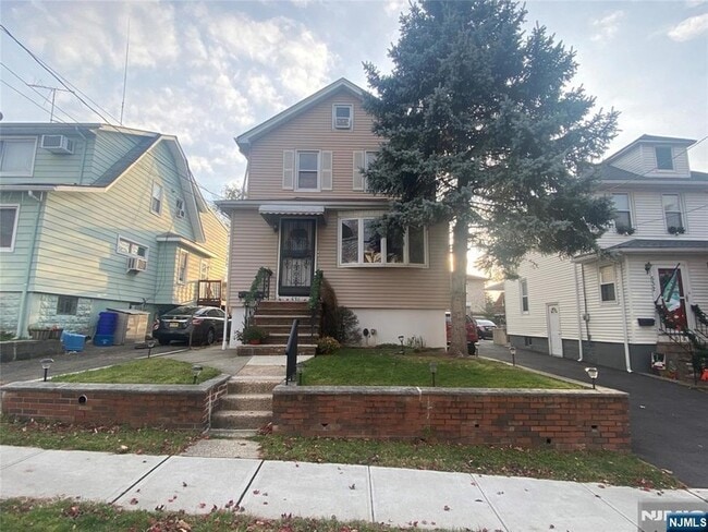 property at 536 3rd Ave
