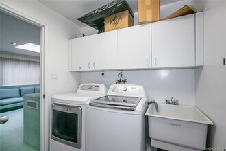70 Shelley Ln in Great Neck, NY - Building Photo - Building Photo