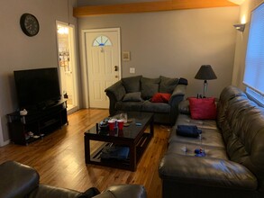 2321 W Belmont Ave, Unit 3R in Chicago, IL - Foto de edificio - Building Photo