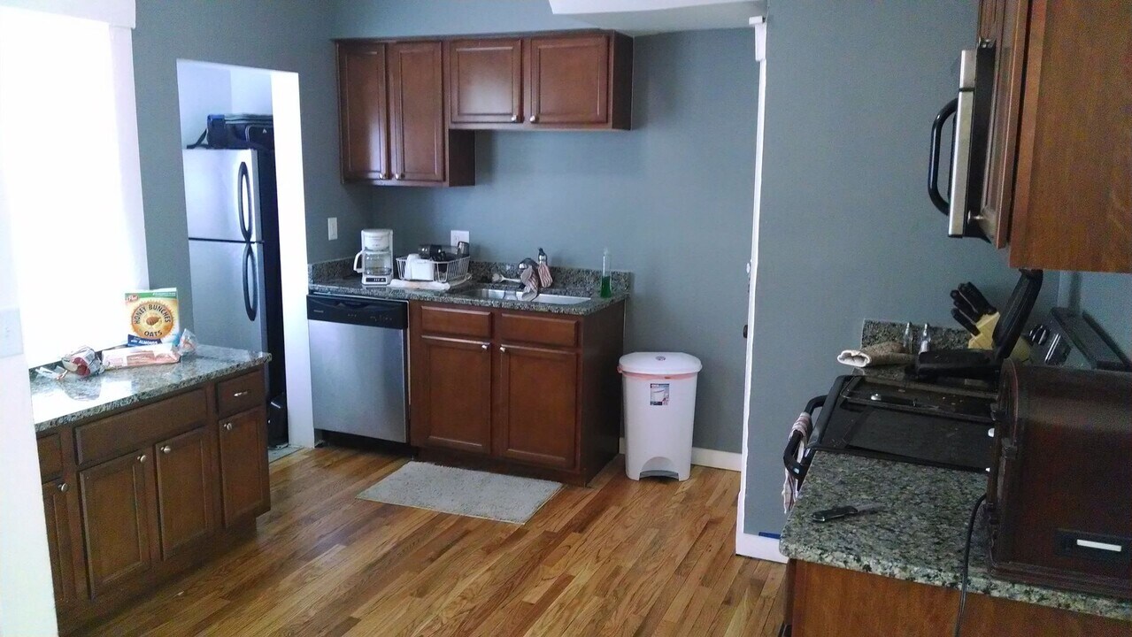 3304 Poppleton Ave in Omaha, NE - Building Photo