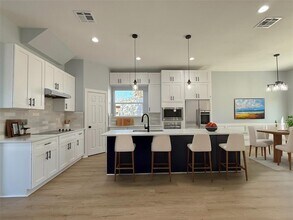 16366 Eastchase St in Montgomery, TX - Building Photo - Building Photo