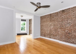 Bright and Spacious 2 Bedroom, 2 Bathroom in New York, NY - Foto de edificio - Building Photo