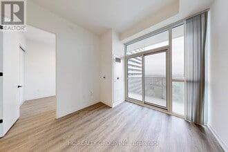 8 Interchange Wy in Vaughan, ON - Building Photo - Building Photo