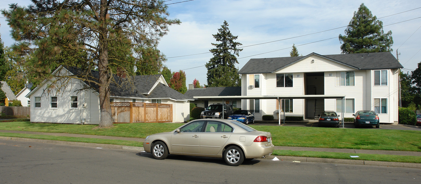 2210-2220 Liberty St NE in Salem, OR - Building Photo