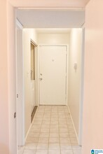 1303 Woodland Vlg in Birmingham, AL - Foto de edificio - Building Photo