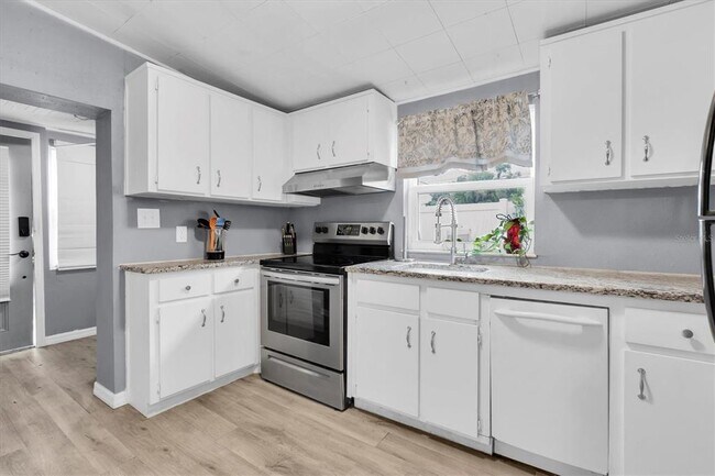 423 N Ring Ave in Tarpon Springs, FL - Building Photo - Building Photo
