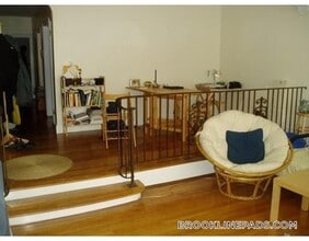 35 Park St, Unit 2 in Brookline, MA - Building Photo - Building Photo