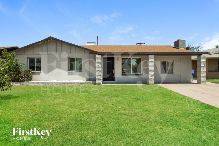 1812 W Morten Ave in Phoenix, AZ - Building Photo