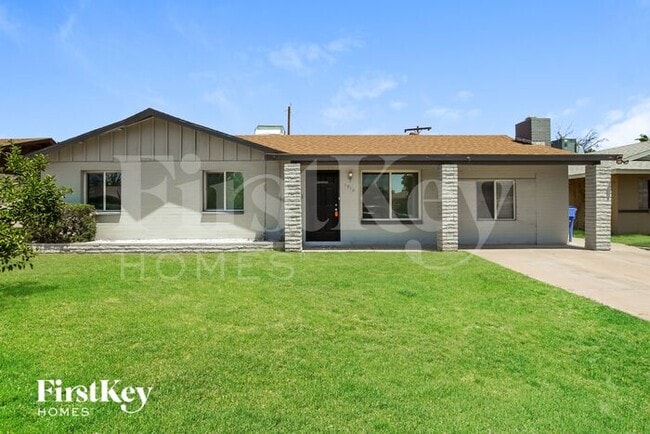 property at 1812 W Morten Ave