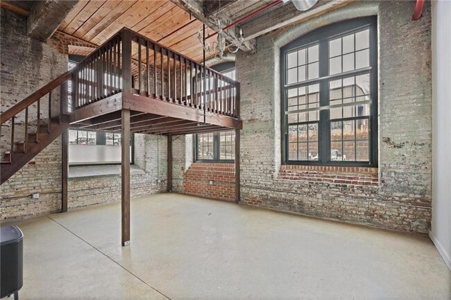 property at 170 Boulevard SE