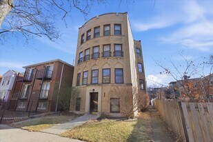 7409 N Claremont Ave in Chicago, IL - Building Photo