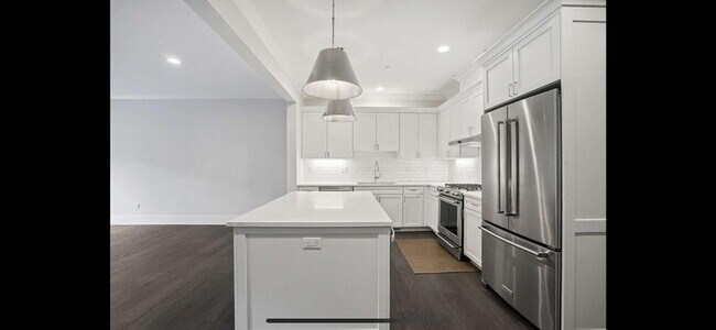 10 Southfield Ln in Sherborn, MA - Foto de edificio - Building Photo