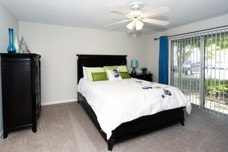 West Wind in Charleston, SC - Building Photo - Interior Photo