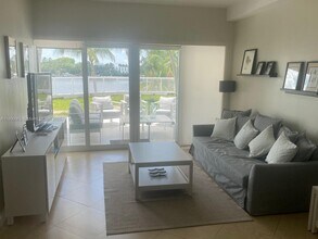 6580 Indian Creek Dr in Miami Beach, FL - Building Photo - Building Photo