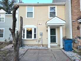 5903 Havener House Way in Centreville, VA - Building Photo