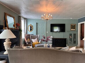 303 Pioneer St in Ridgefield, WA - Foto de edificio - Building Photo