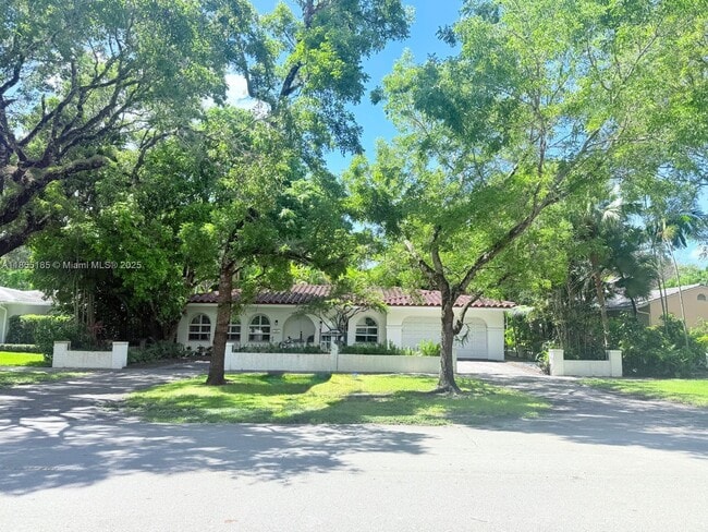 810 Anastasia Ave in Coral Gables, FL - Building Photo - Building Photo