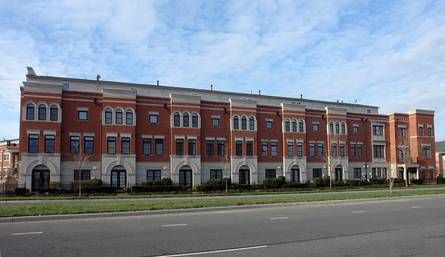 Midtown North in Reston, VA - Foto de edificio - Building Photo