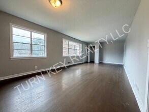 908 5 Mile Rd in Birmingham, AL - Foto de edificio - Building Photo