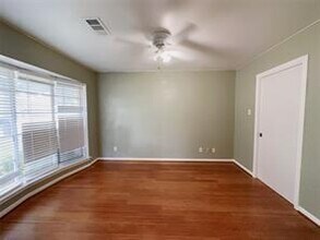 8910 Hazen St in Houston, TX - Building Photo - Building Photo