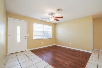 18703 Sebring Rd in Ft. Myers, FL - Building Photo - Building Photo